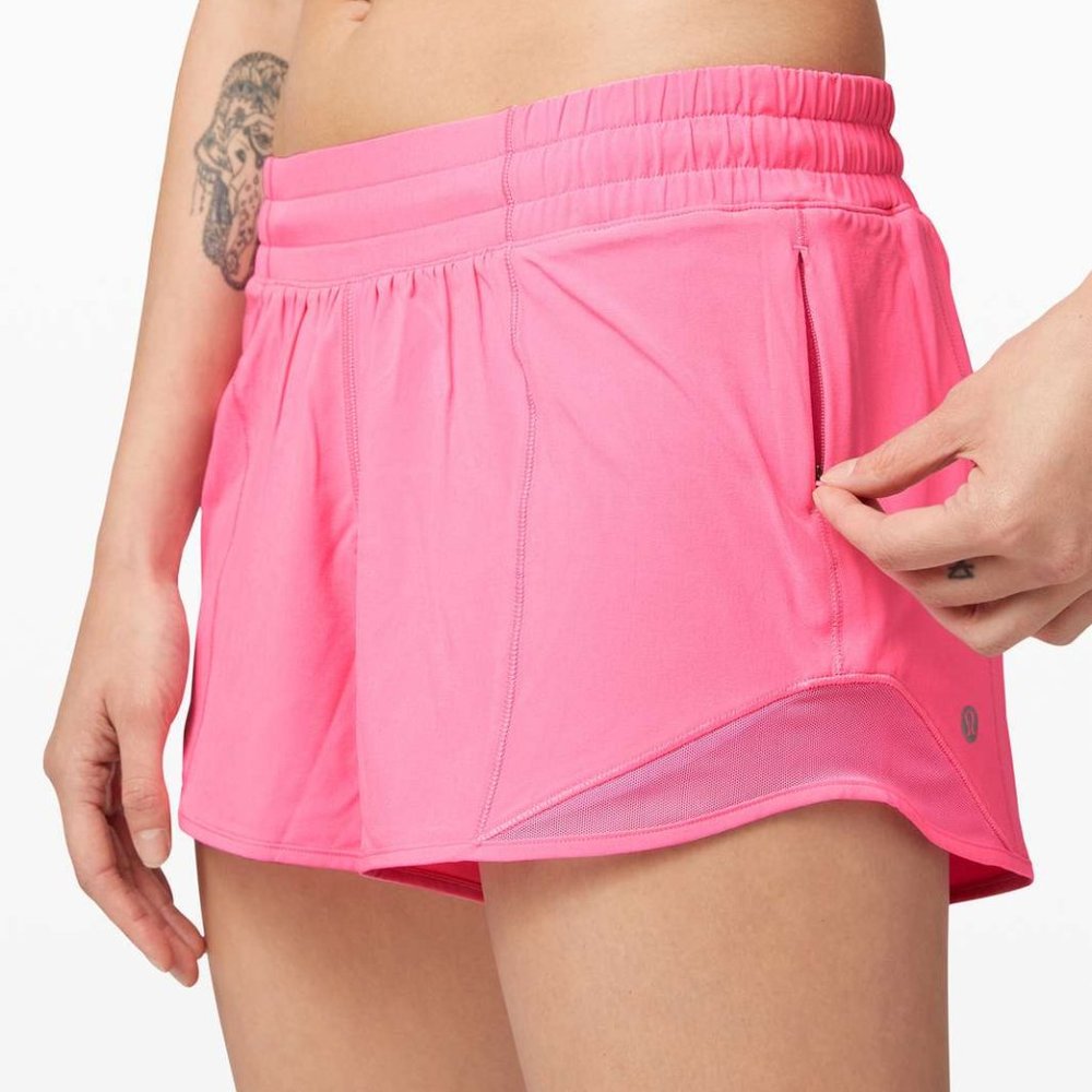 NWT Lululemon Hotty Hot Low-Rise Short 4" - Size 6